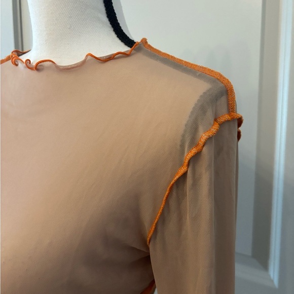 Urban Outfitters tan mesh floral graphic long sleeve cropped top size L - Picture 13 of 15